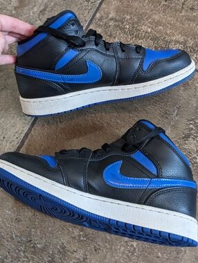 Nike Air Jordan 1 Mid Leather Sneakers Black/Hyper Royal Blue 💙 Y 5.5 Women 7